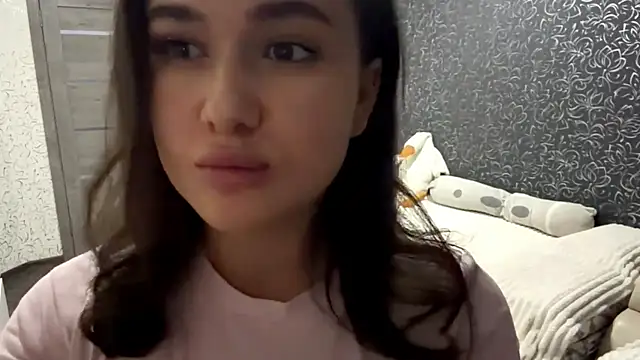 JoycelynUrion online show from 04/03/26, 11:41