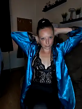 ZaramourXMrX online show from 05/17/26, 07:32
