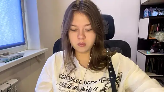 Snapshot of TomikoPfau chatting on 03/02/26, 07:37 TomikoPfau online show from 03/02/26, 07:37