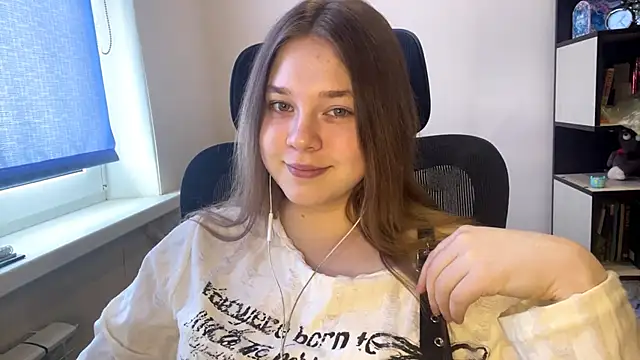 TomikoPfau online show from 03/19/26, 10:08