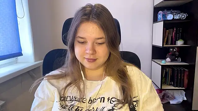 TomikoPfau online show from 04/01/26, 07:53