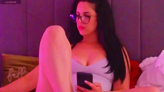 Snapshot of LauraDelightX chatting on 06/19/26, 05:23 LauraDelightX online show from 06/19/26, 05:23