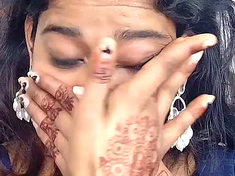 Snapshot of Loving_neha chatting on 02/20/26, 04:09 Loving neha online show from 02/20/26, 04:09