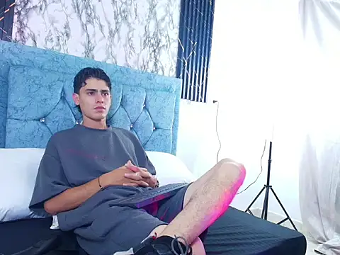 Snapshot of Damnian_xx chatting on 03/03/26, 08:48 Damnian xx online show from 03/03/26, 08:48