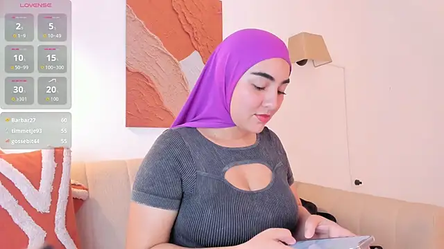 Snapshot of Malika_Noor chatting on 05/25/26, 03:07 Malika Noor online show from 05/25/26, 03:07