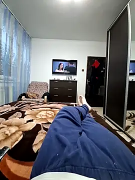 Snapshot of Mikecrazyhy chatting on 02/19/26, 04:58 Mikecrazyhy online show from 02/19/26, 04:58