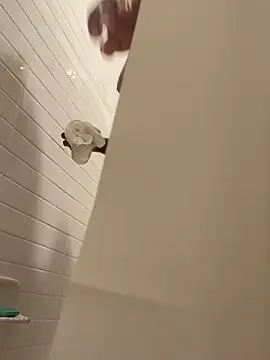 Snapshot of kiddzz chatting on 12/20/25, 02:07 kiddzz online show from 12/20/25, 02:07