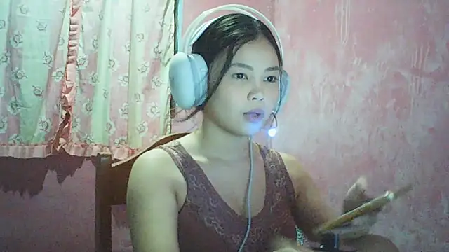 Snapshot of DessertFlower chatting on 04/25/26, 03:42 DessertFlower online show from 04/25/26, 03:42