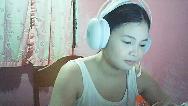 Snapshot of DessertFlower chatting on 05/08/26, 02:39 DessertFlower online show from 05/08/26, 02:39
