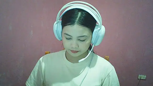 Snapshot of DessertFlower chatting on 05/21/26, 04:08 DessertFlower online show from 05/21/26, 04:08