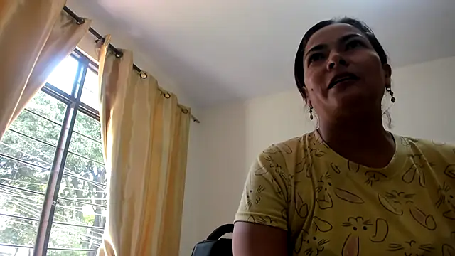Snapshot of merijaslin chatting on 05/30/26, 05:32 merijaslin online show from 05/30/26, 05:32