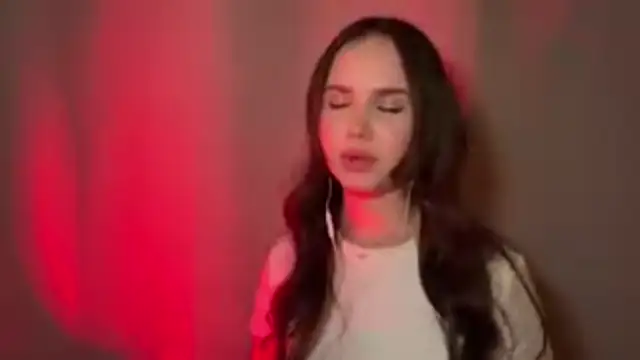 Snapshot of MarylynnSimens chatting on 02/22/26, 07:23 MarylynnSimens online show from 02/22/26, 07:23