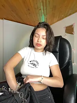 Mady Pink online show from 04/08/26, 04:12