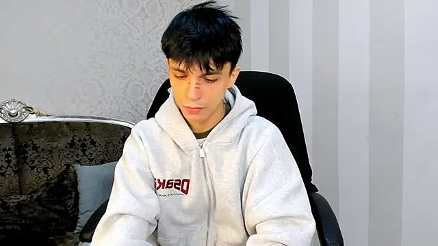 Snapshot of ClarkBev chatting on 03/03/26, 06:19 ClarkBev online show from 03/03/26, 06:19