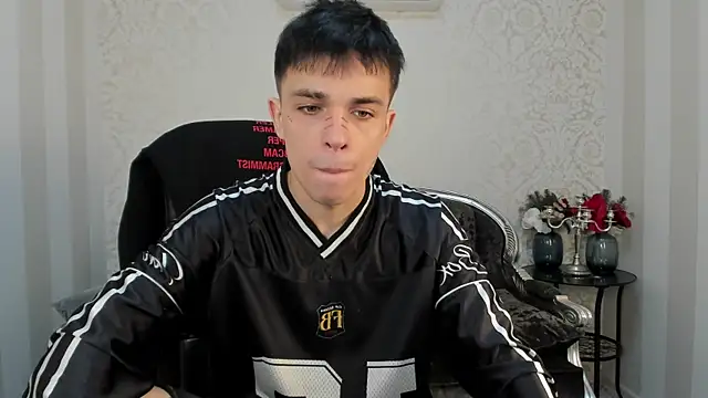 ClarkBev online show from 04/03/26, 05:38