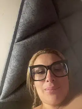 Alma Andrade online show from 04/17/26, 05:16