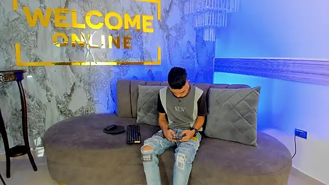 Snapshot of Emmastee chatting on 03/03/26, 03:51 Emmastee online show from 03/03/26, 03:51