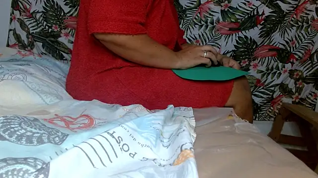 Snapshot of smallvioleta69 chatting on 03/02/26, 06:15 smallvioleta69 online show from 03/02/26, 06:15