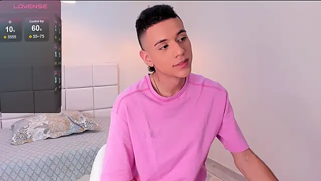 Snapshot of dominicjonnes chatting on 03/02/26, 07:32 dominicjonnes online show from 03/02/26, 07:32