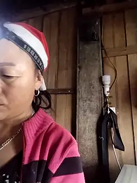 Snapshot of TiffinyDi chatting on 02/23/26, 02:31 TiffinyDi online show from 02/23/26, 02:31