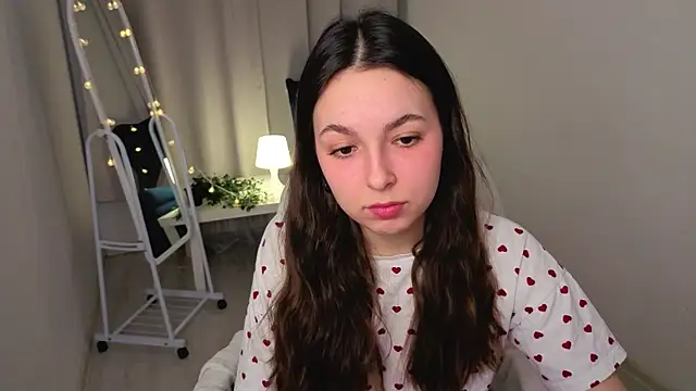 Snapshot of BellaThery chatting on 02/22/26, 05:40 BellaThery online show from 02/22/26, 05:40