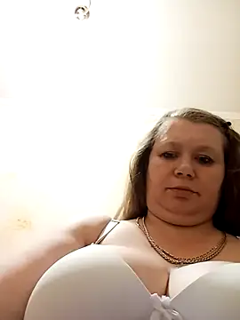 KiraStanton online show from 04/02/26, 11:35