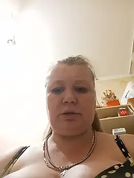 Snapshot of KiraStanton chatting on 06/16/26, 12:24 KiraStanton online show from 06/16/26, 12:24