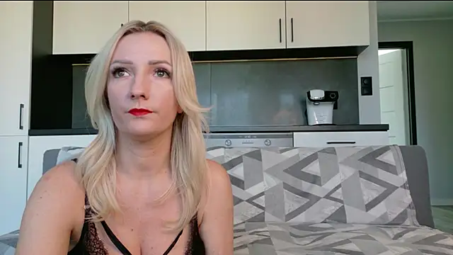 amy loves to be teased online show from 04/04/26, 09:18