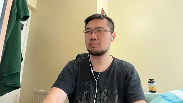 Snapshot of jasonryu2025 chatting on 05/15/26, 10:00 jasonryu2025 online show from 05/15/26, 10:00