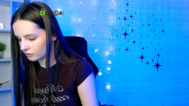 lola shyy online show from 03/12/26, 10:10