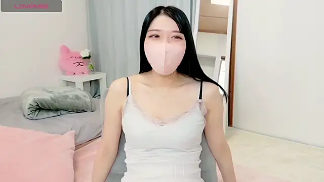 natsuka-chan online show from 05/05/26, 05:37
