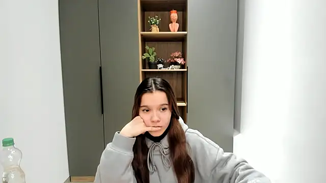 Snapshot of LouanneBrant chatting on 02/21/26, 12:17 LouanneBrant online show from 02/21/26, 12:17