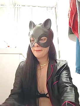 halii21 online show from 04/14/26, 10:16