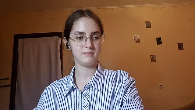 Snapshot of Katelemon chatting on 06/16/26, 02:09 Katelemon online show from 06/16/26, 02:09