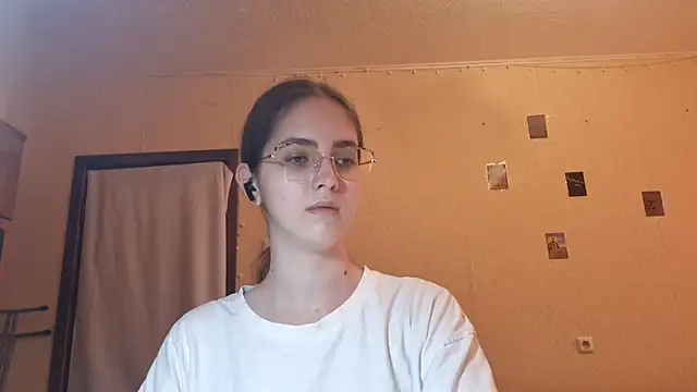 Snapshot of Katelemon chatting on 06/22/26, 12:46 Katelemon online show from 06/22/26, 12:46