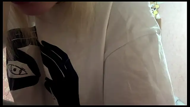 LiraDreamX online show from 04/15/26, 03:08