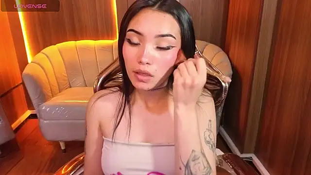 Daphne nicole b online show from 05/01/26, 12:54