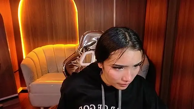 Daphne nicole b online show from 05/06/26, 01:16