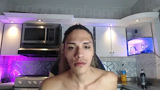 CrisOzzz online show from 04/12/26, 06:35