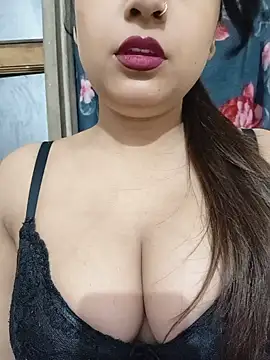Snapshot of Shanaya-Hotty chatting on 07/24/26, 11:14 Shanaya-Hotty online show from 07/24/26, 11:14