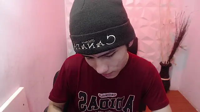 Snapshot of Stich_23 chatting on 03/02/26, 01:29 Stich 23 online show from 03/02/26, 01:29