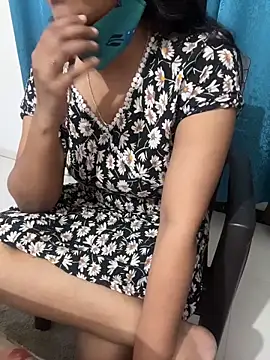 Snapshot of Queenlipx chatting on 02/22/26, 03:21 Queenlipx online show from 02/22/26, 03:21