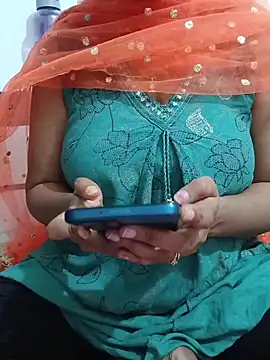 Snapshot of Queenlipx chatting on 02/28/26, 03:35 Queenlipx online show from 02/28/26, 03:35