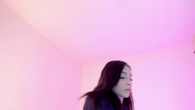 MIAA ROBERTSS online show from 04/01/26, 06:14