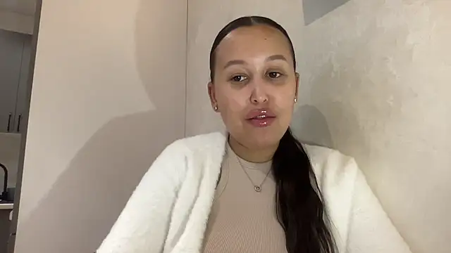 Dana 005 online show from 05/02/26, 09:42