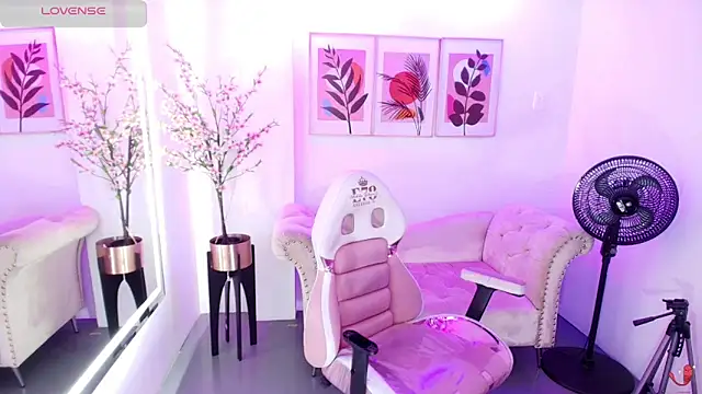 Chloe meoww online show from 05/18/26, 11:49