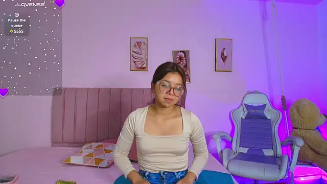 Zoow bluussh online show from 02/24/26, 12:25