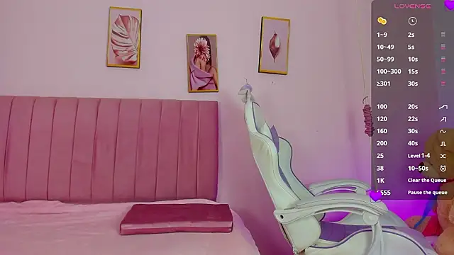 Zoow bluussh online show from 03/30/26, 12:06