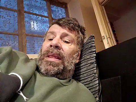 stud2512 online show from 04/15/26, 06:59