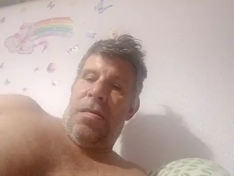 Snapshot of stud2512 chatting on 06/19/26, 08:23 stud2512 online show from 06/19/26, 08:23